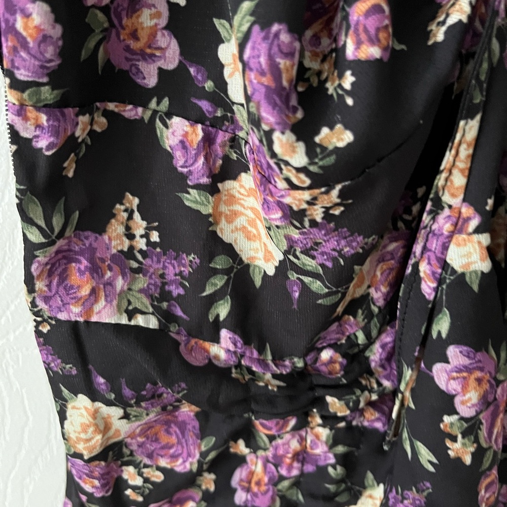 Dress - Picture 5 of 5